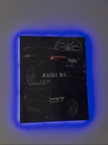 Individualus įrėmintas automobilio plakatas - PREMIUM (su LED apšvietimu)