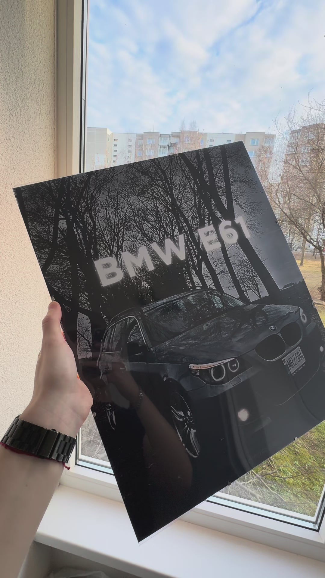 Individualus įrėmintas automobilio plakatas - PREMIUM (su LED apšvietimu)