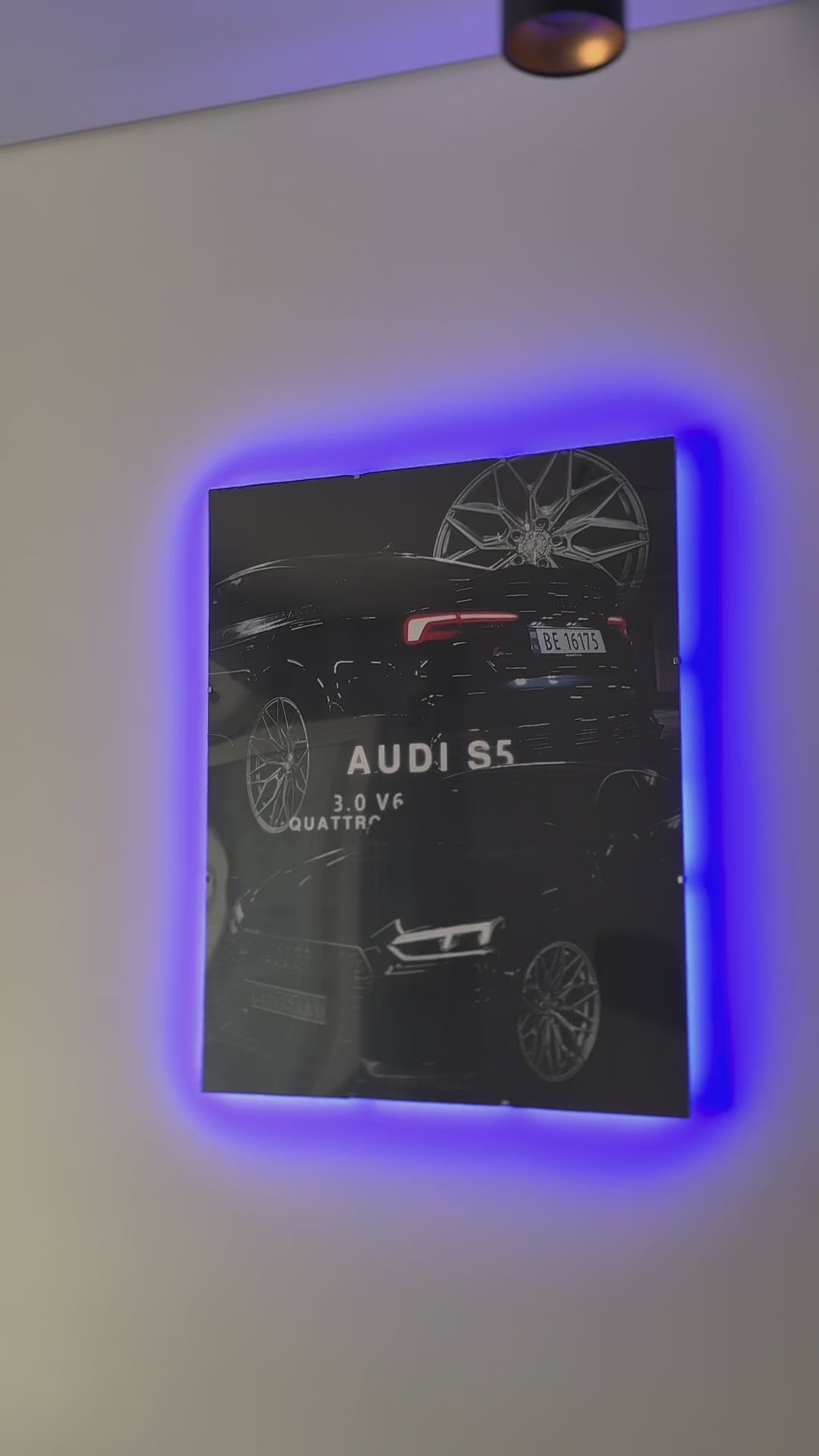 Individualus įrėmintas automobilio plakatas - PREMIUM (su LED apšvietimu)